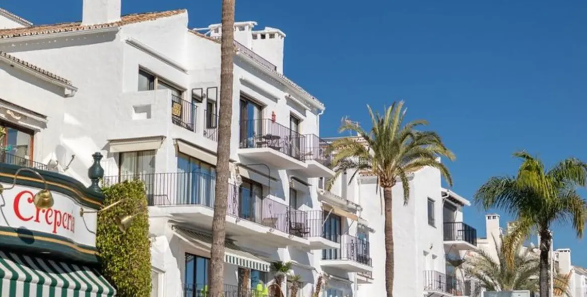 Продажа апартаментов на среднем этаже в Puerto Banús 4