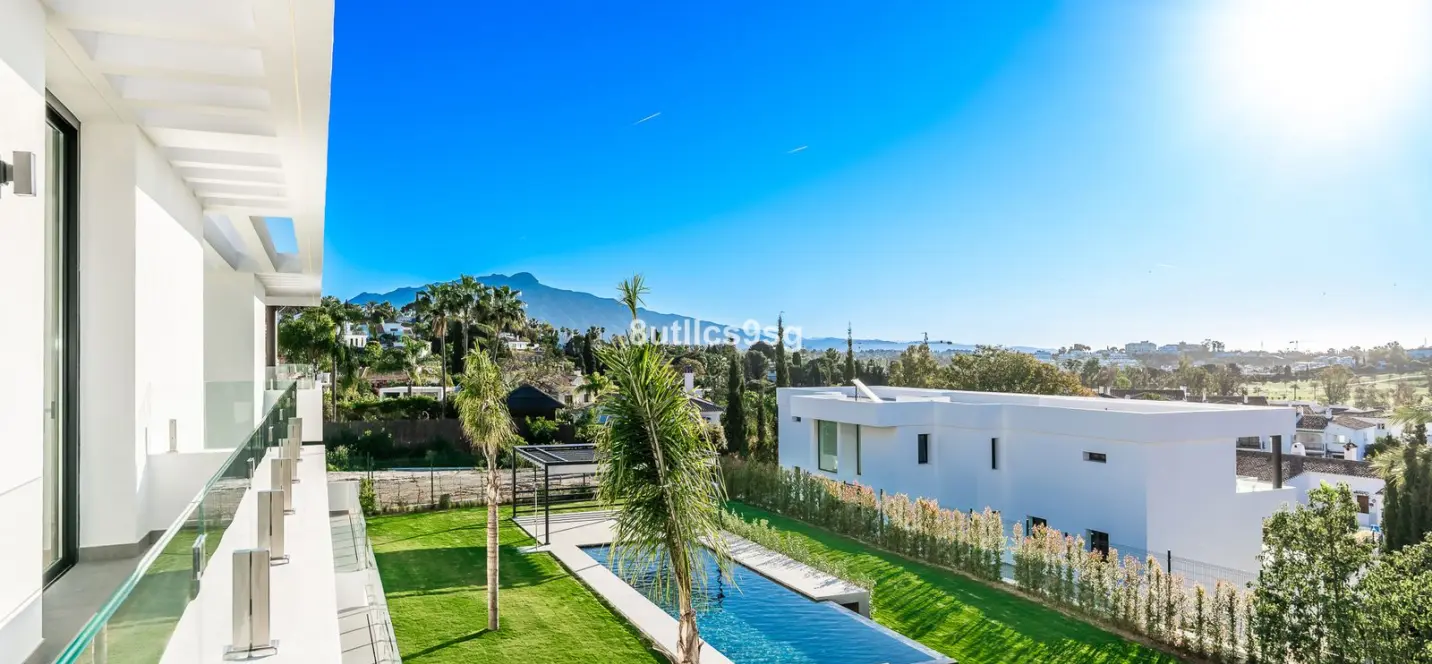 Sale of detached villa in Benahavís 1