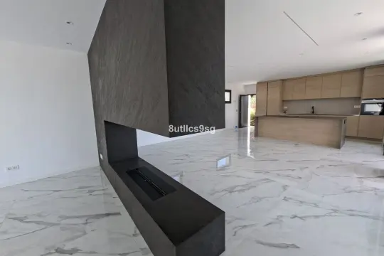 Image 6 thumb