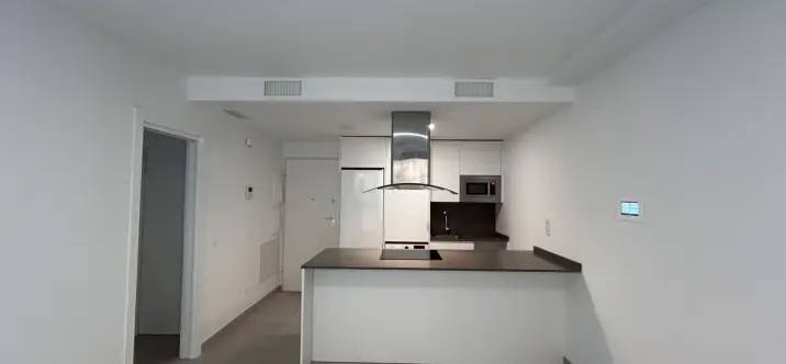 Sale of middle floor apartment in Estepona 1