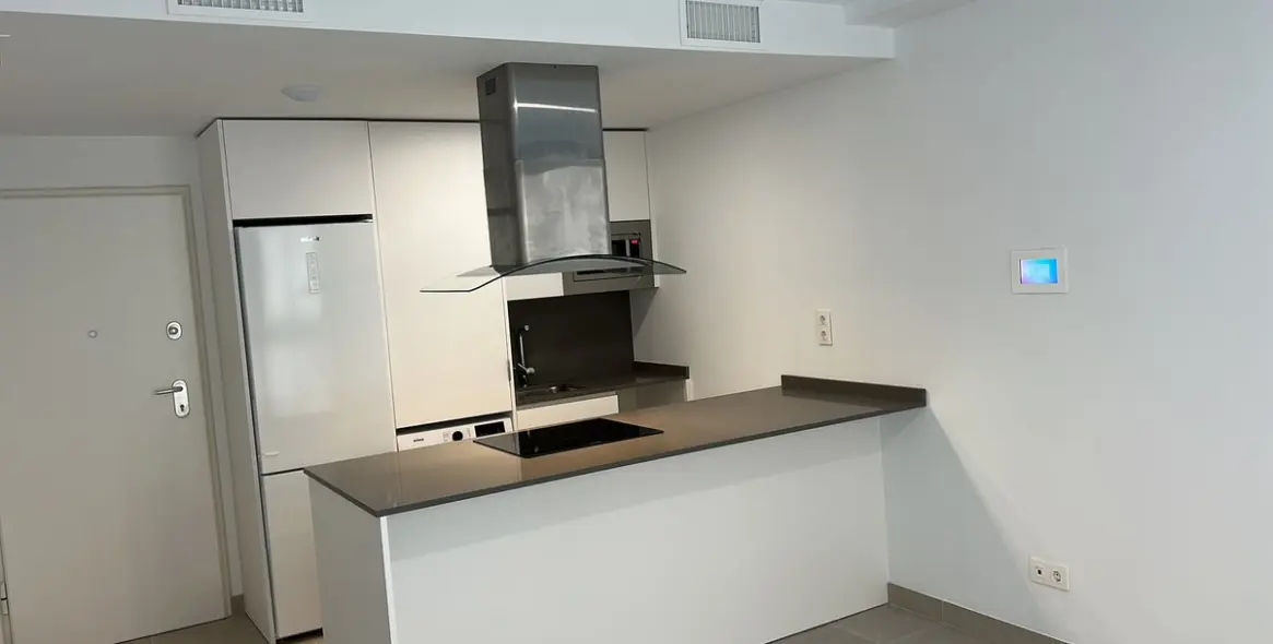 Sale of middle floor apartment in Estepona 4