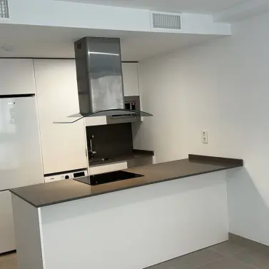 Sale of middle floor apartment in Estepona