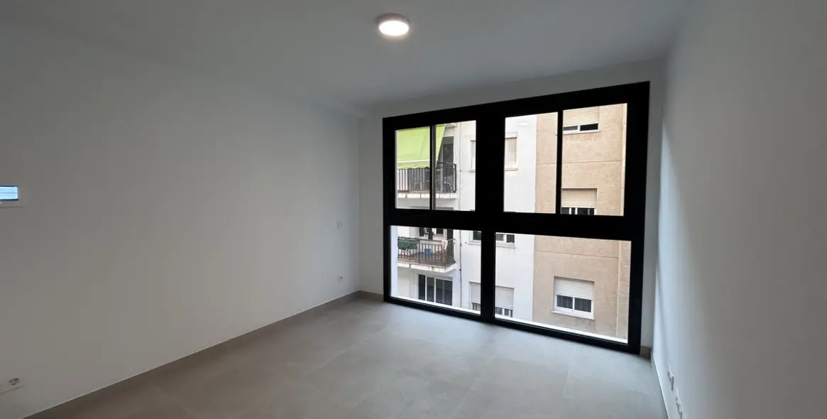 Sale of middle floor apartment in Estepona 5