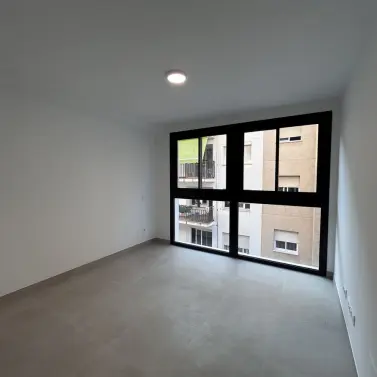 Sale of middle floor apartment in Estepona