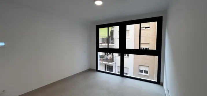 Sale of middle floor apartment in Estepona 4