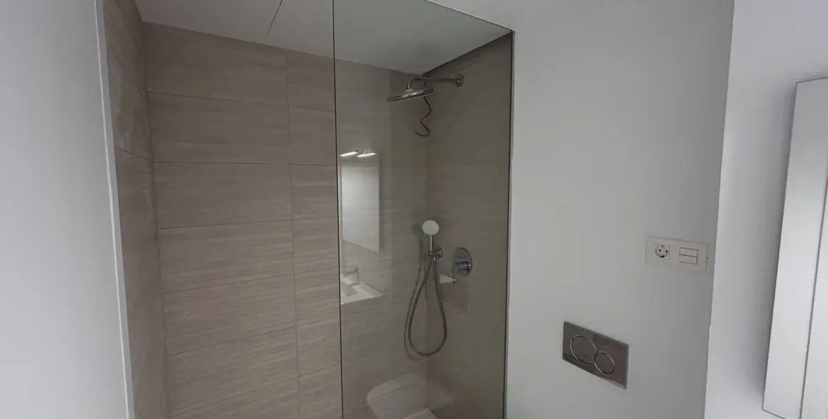 Sale of middle floor apartment in Estepona 14