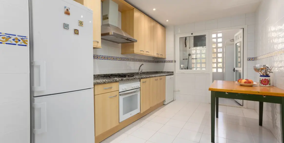 Long-term rent of middle floor apartment in San Pedro de Alcántara 14