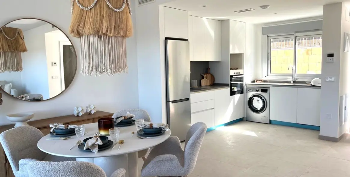 Sale of ground floor apartment in Estepona 2