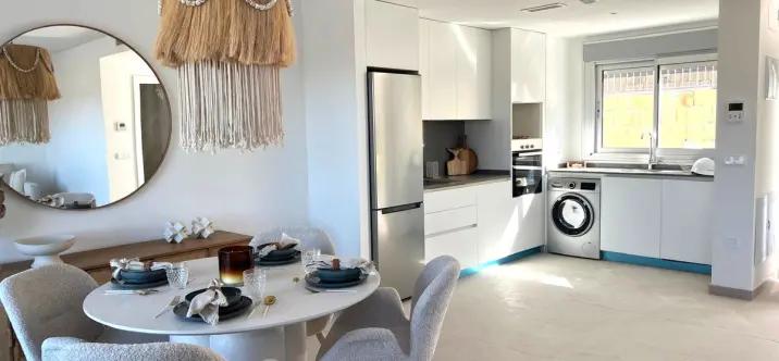 Sale of ground floor apartment in Estepona 1