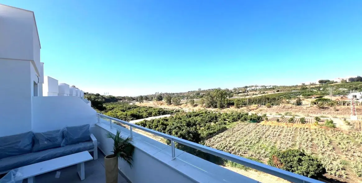 Sale of ground floor apartment in Estepona 7