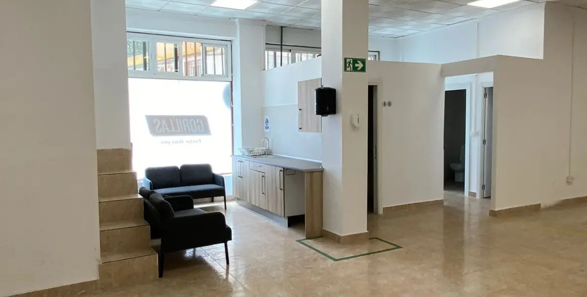 Sale of commercial premises in Málaga 11