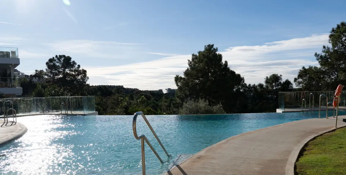 Sale of penthouse duplex in Estepona 1