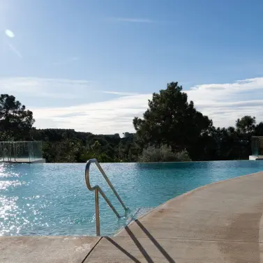 Продажа двухуровневого пентхауса в Estepona