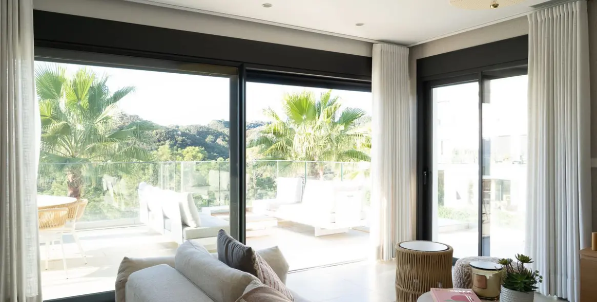 Sale of penthouse duplex in Estepona 8