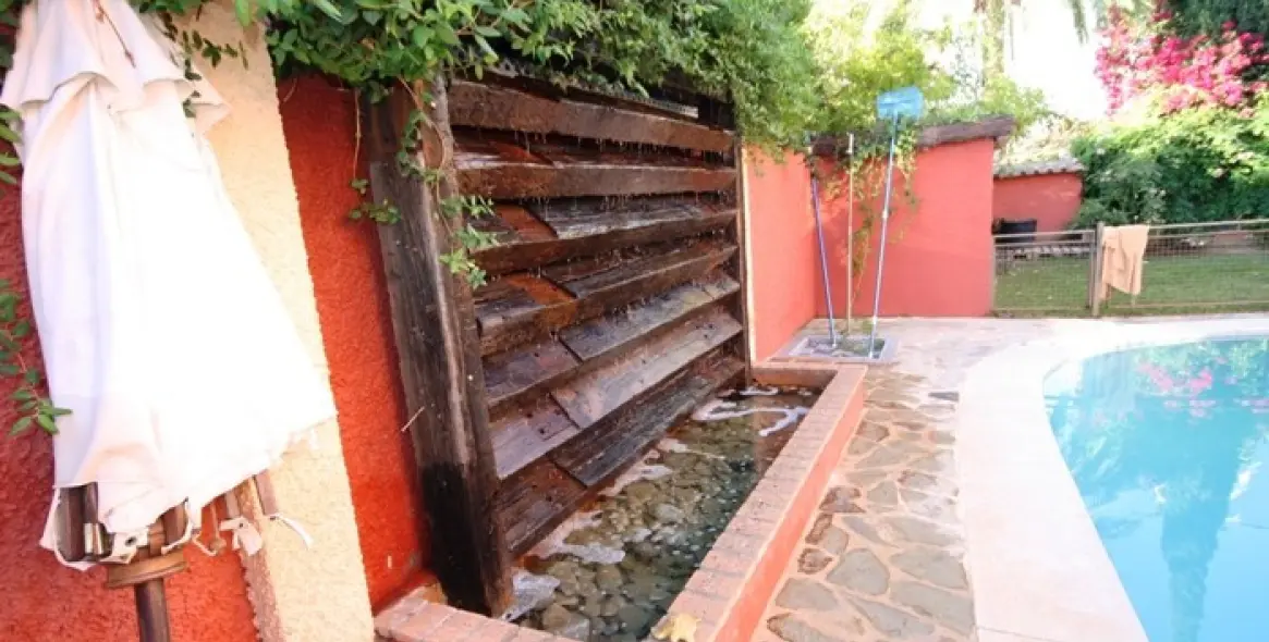 Продажа  отдельно стоящей виллы в Las Chapas 9