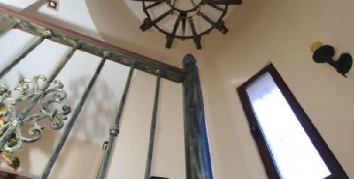 Продажа  отдельно стоящей виллы в Las Chapas 13