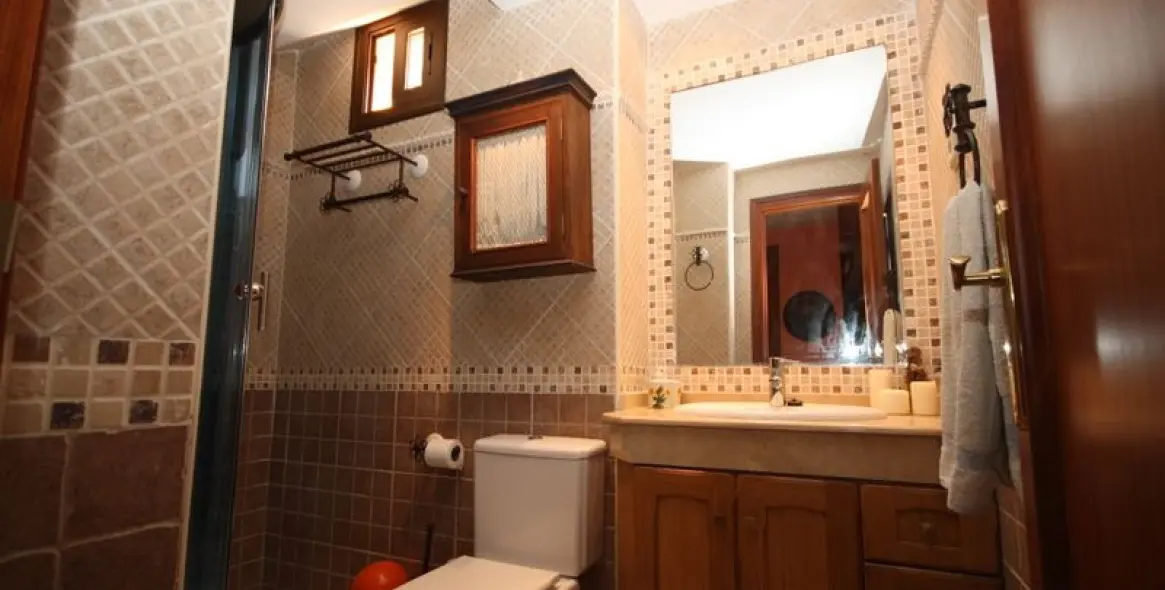 Продажа  отдельно стоящей виллы в Las Chapas 19