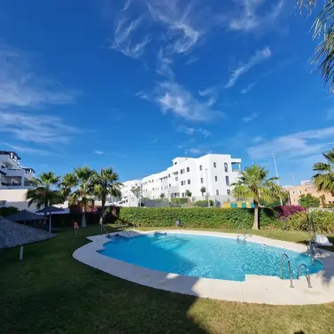 Долгосрочная аренда апартаментов на среднем этаже в Casares Playa