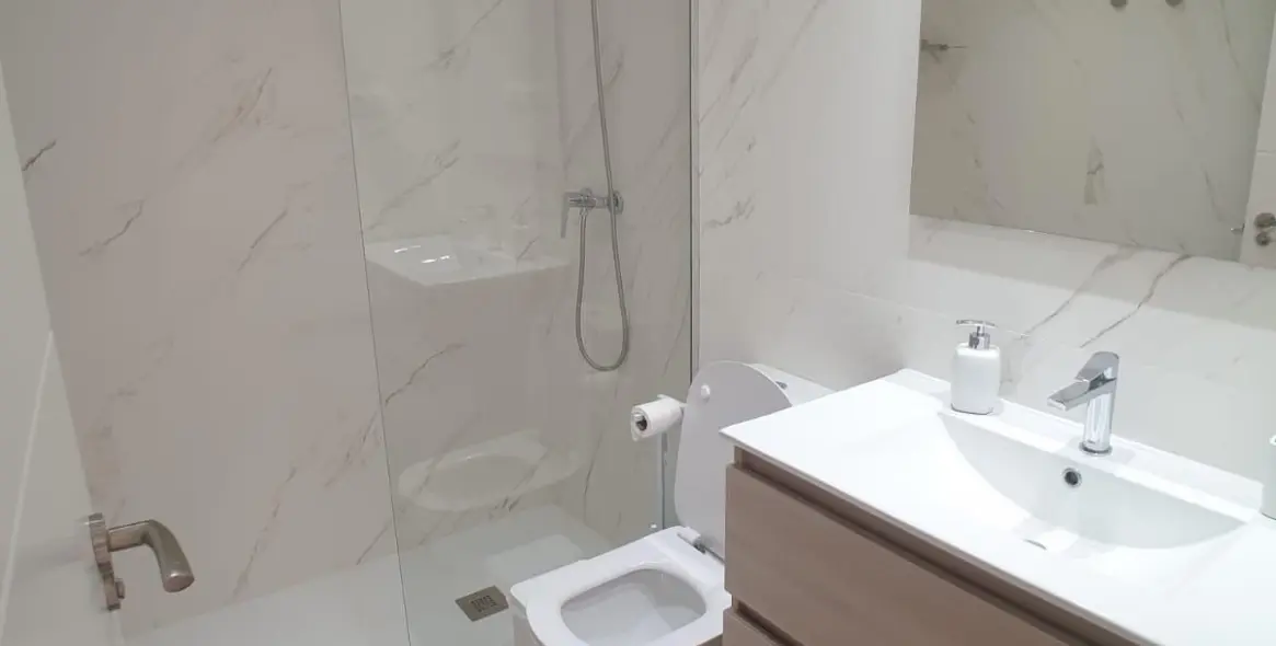 Долгосрочная аренда апартаментов на среднем этаже в Casares Playa 9