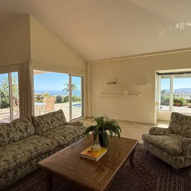 Продажа  отдельно стоящей виллы в Higueron