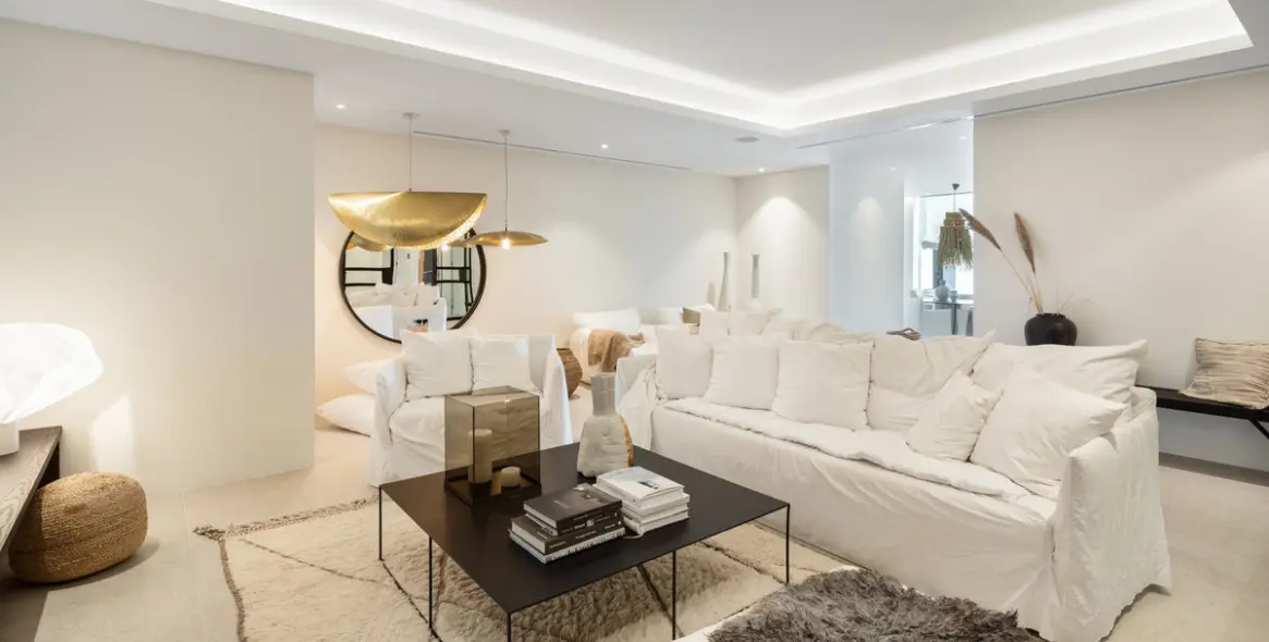 Sale of detached villa in La Quinta 27