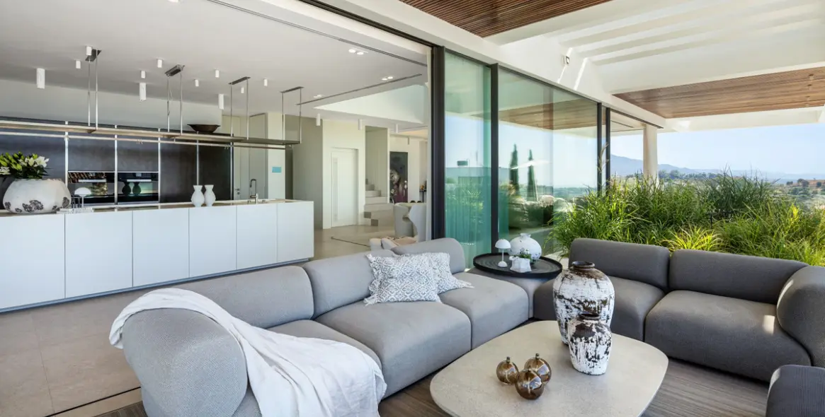 Sale of detached villa in La Quinta 32