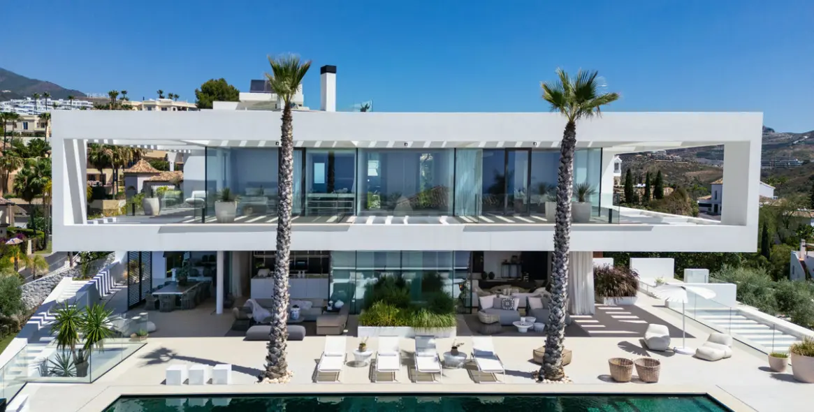 Sale of detached villa in La Quinta 40