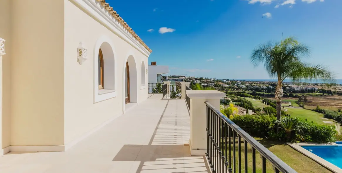 Long-term rent of detached villa in Los Flamingos 4