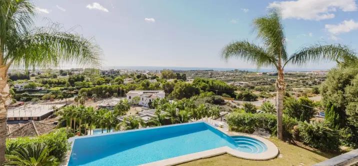 Long-term rent of detached villa in Los Flamingos 4