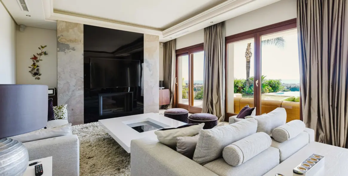 Long-term rent of detached villa in Los Flamingos 11