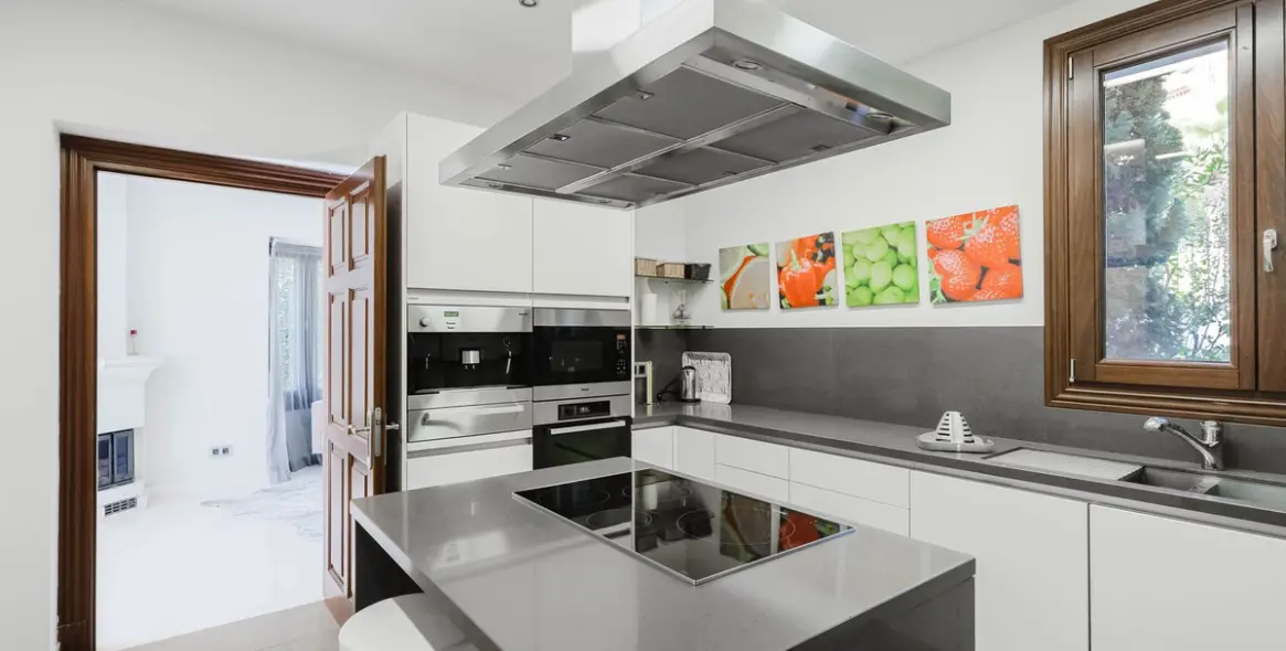 Long-term rent of detached villa in Los Flamingos 23