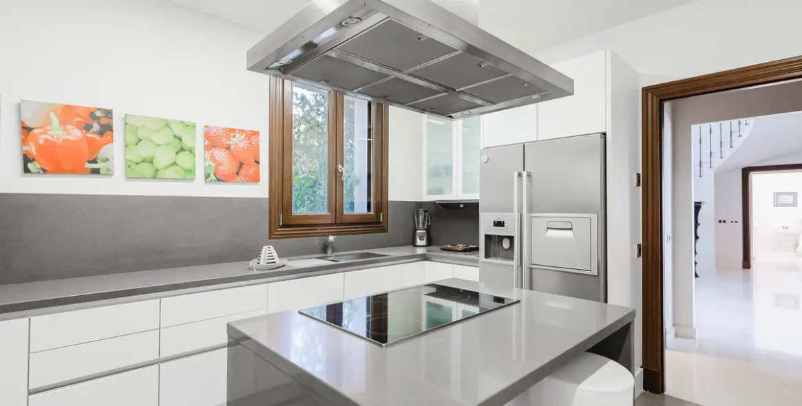 Long-term rent of detached villa in Los Flamingos 25