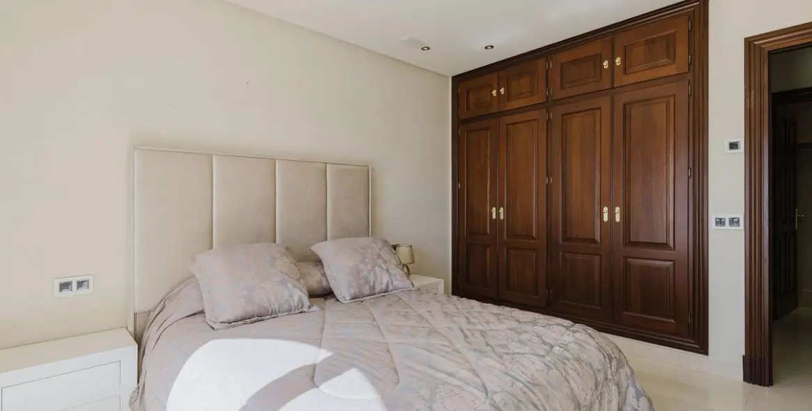 Long-term rent of detached villa in Los Flamingos 37