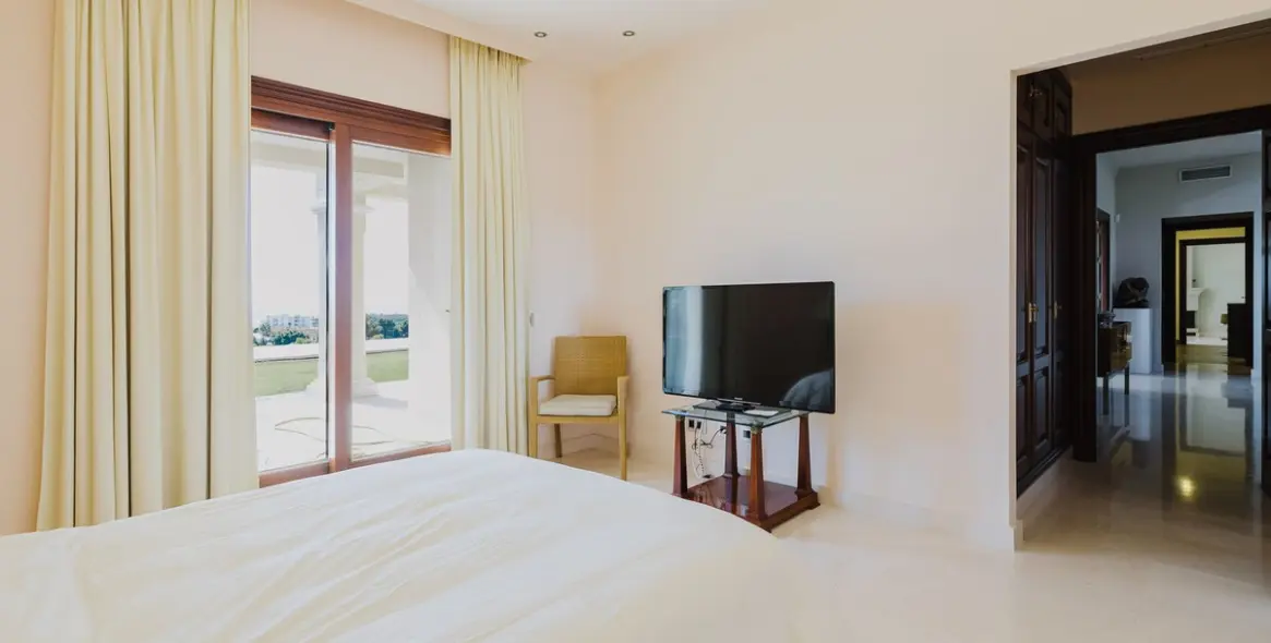 Long-term rent of detached villa in Los Flamingos 41