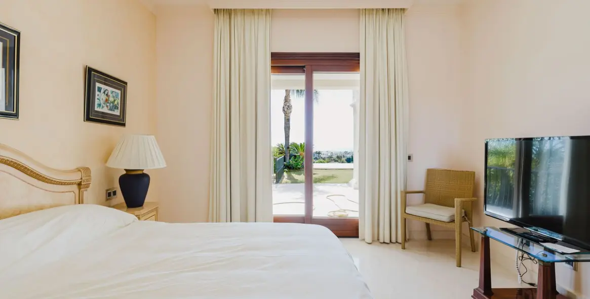 Long-term rent of detached villa in Los Flamingos 42