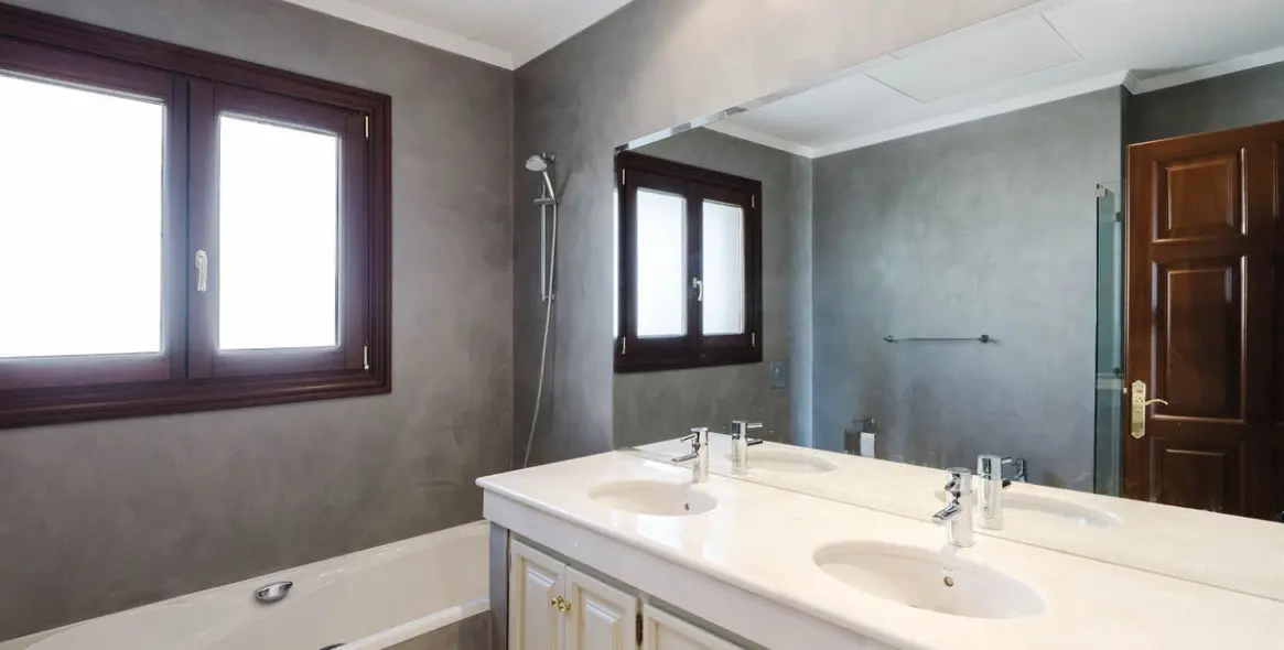 Long-term rent of detached villa in Los Flamingos 43