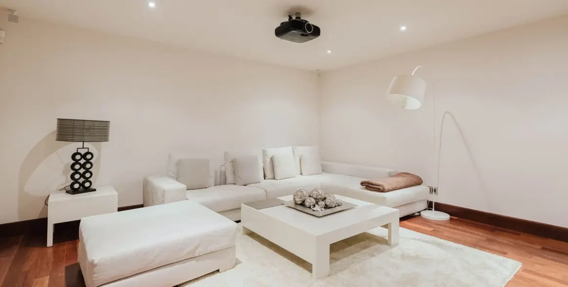 Long-term rent of detached villa in Los Flamingos 48