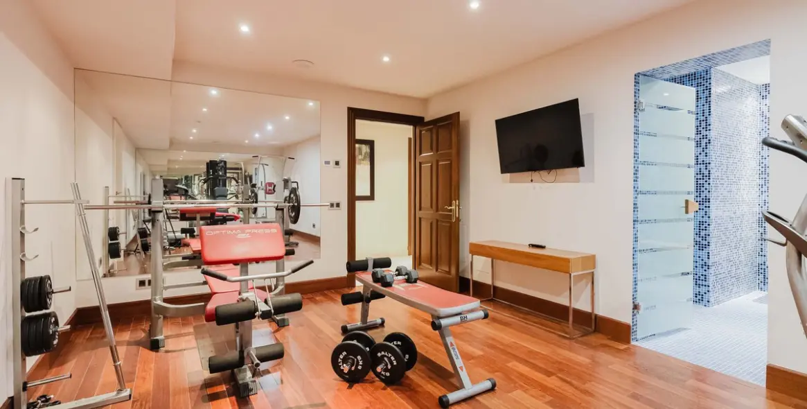 Long-term rent of detached villa in Los Flamingos 55