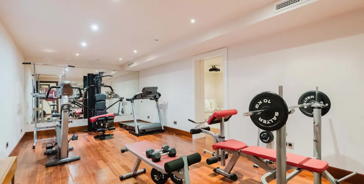 Long-term rent of detached villa in Los Flamingos 56