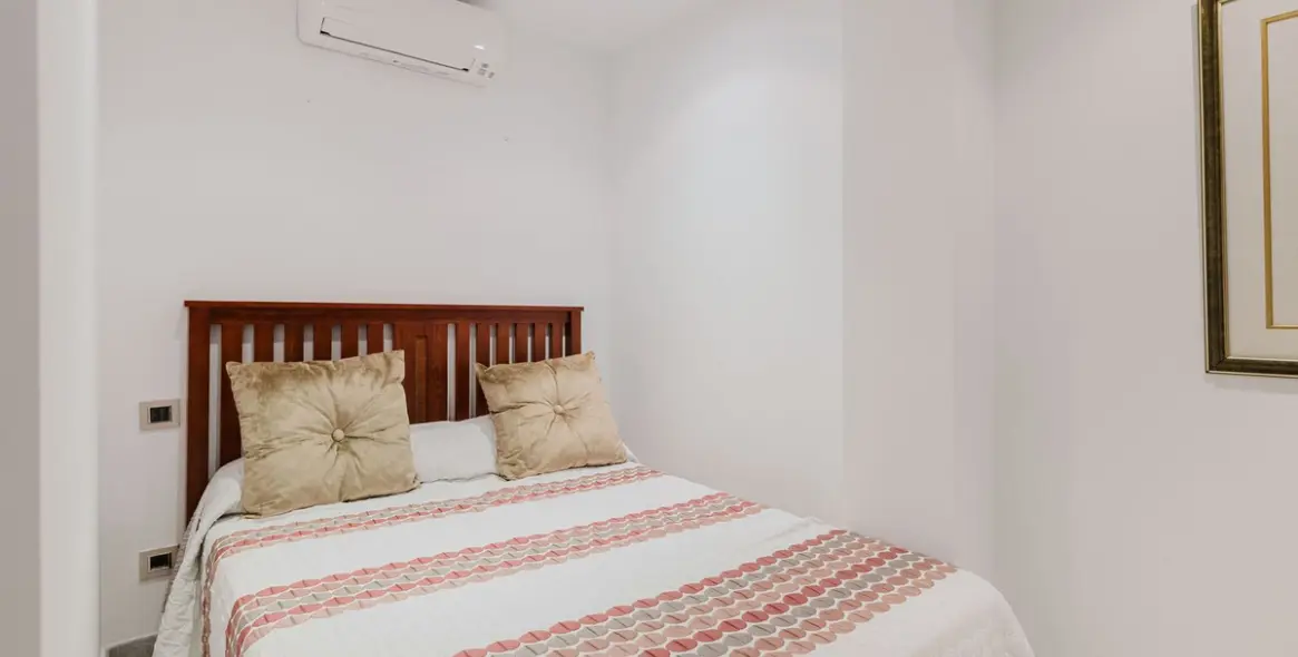 Long-term rent of detached villa in Los Flamingos 60