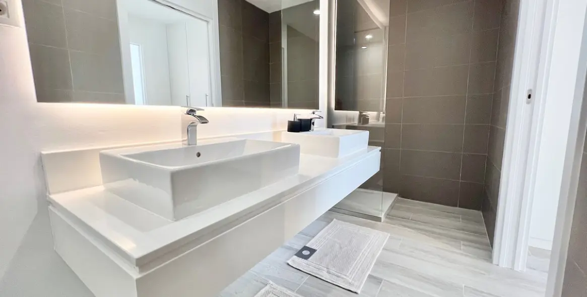 Alquiler a largo plazo de casa pareada en Cancelada 18