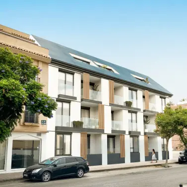 Sale of middle floor apartment in Fuengirola