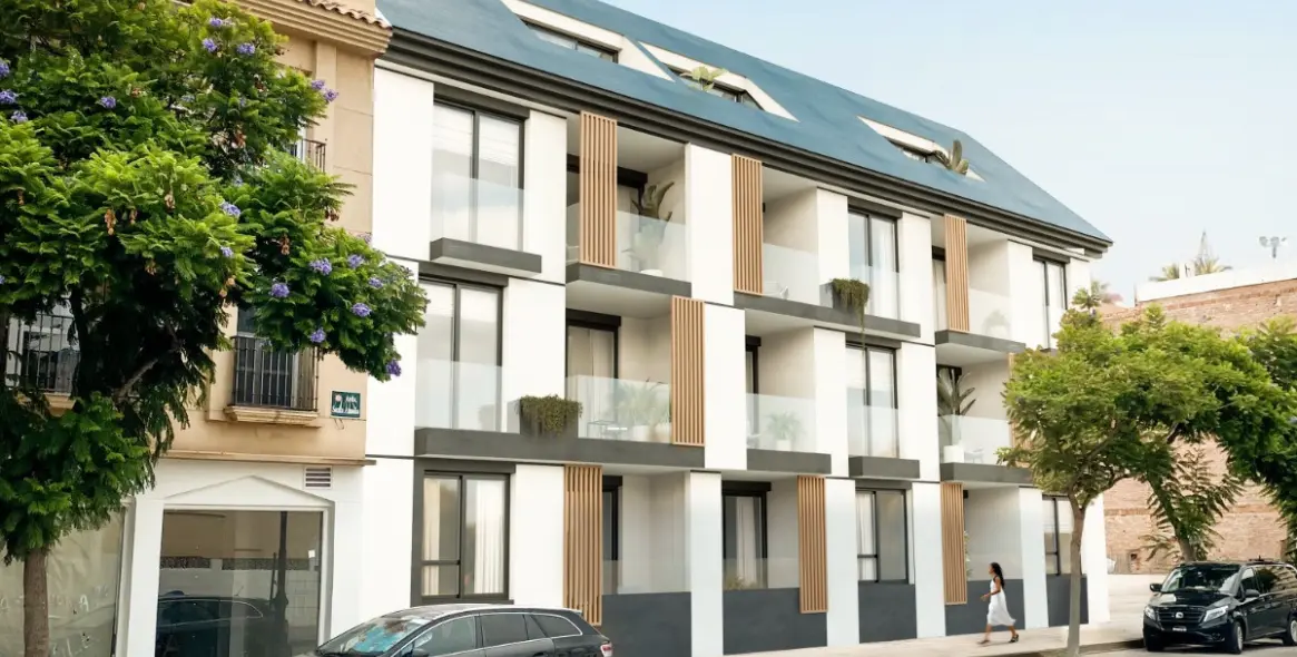 Sale of middle floor apartment in Fuengirola 18