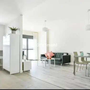 Продажа апартаментов на среднем этаже в Málaga