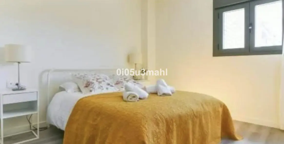 Sale of middle floor apartment in Málaga 19