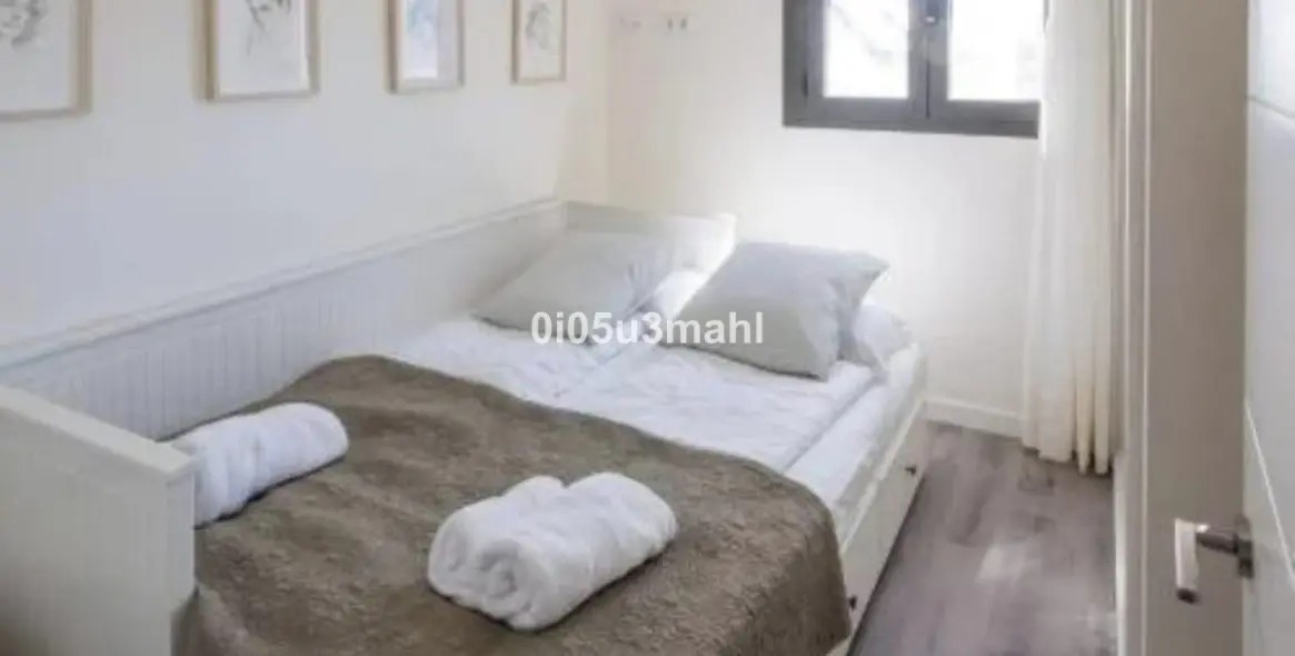 Sale of middle floor apartment in Málaga 21