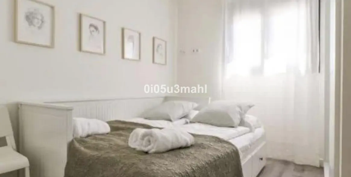 Sale of middle floor apartment in Málaga 22
