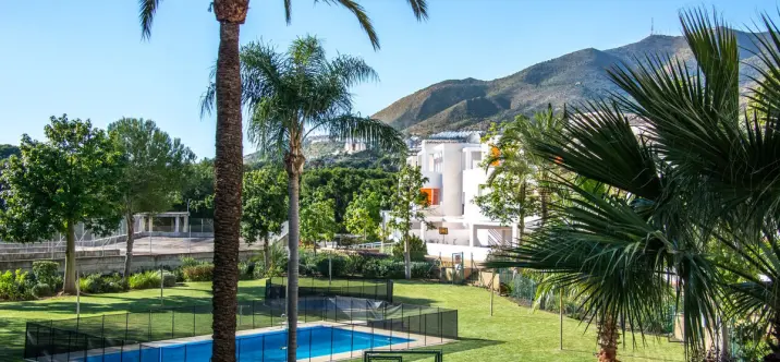 Продажа апартаментов на среднем этаже в Torrequebrada 0