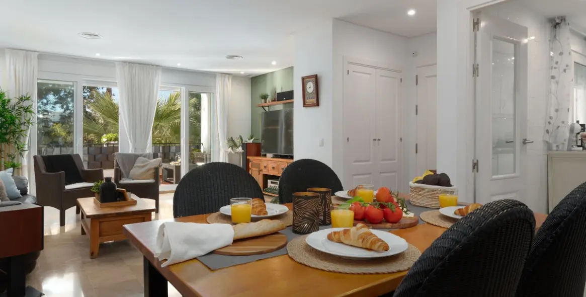 Продажа апартаментов на среднем этаже в Torrequebrada 3