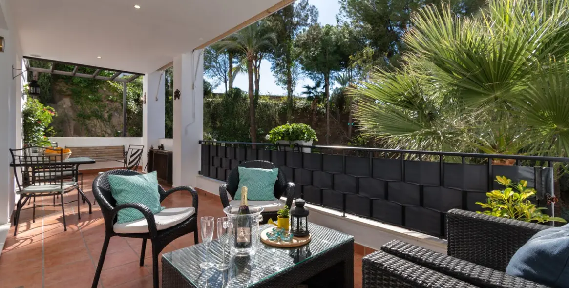 Продажа апартаментов на среднем этаже в Torrequebrada 4